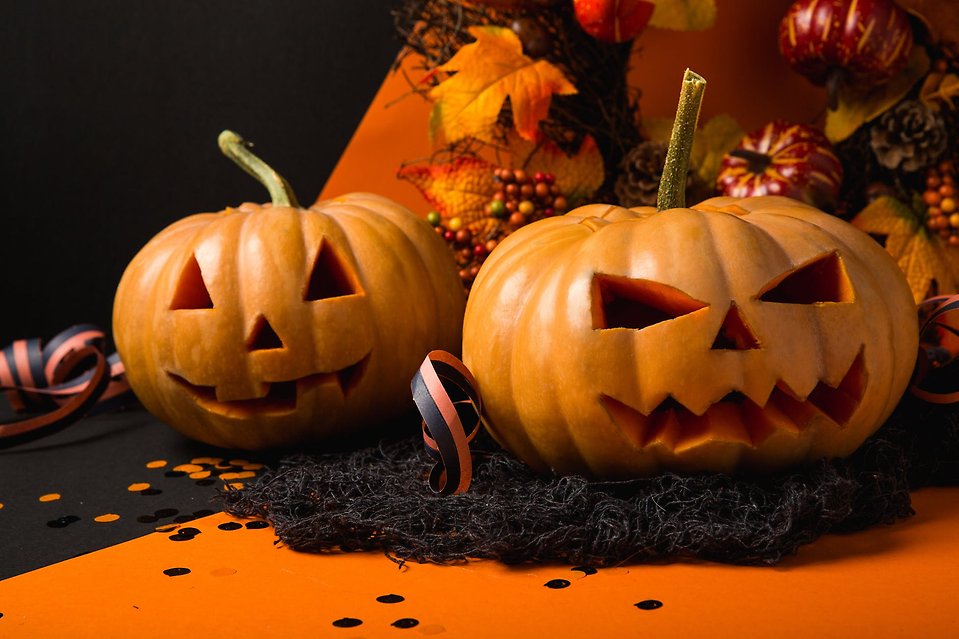 Bild: två halloweenpumpor